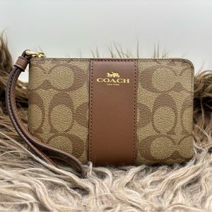 Coach Corner Zip Wristlet In Signature Canvas Color Gold/Khaki Saddle 2 NWT